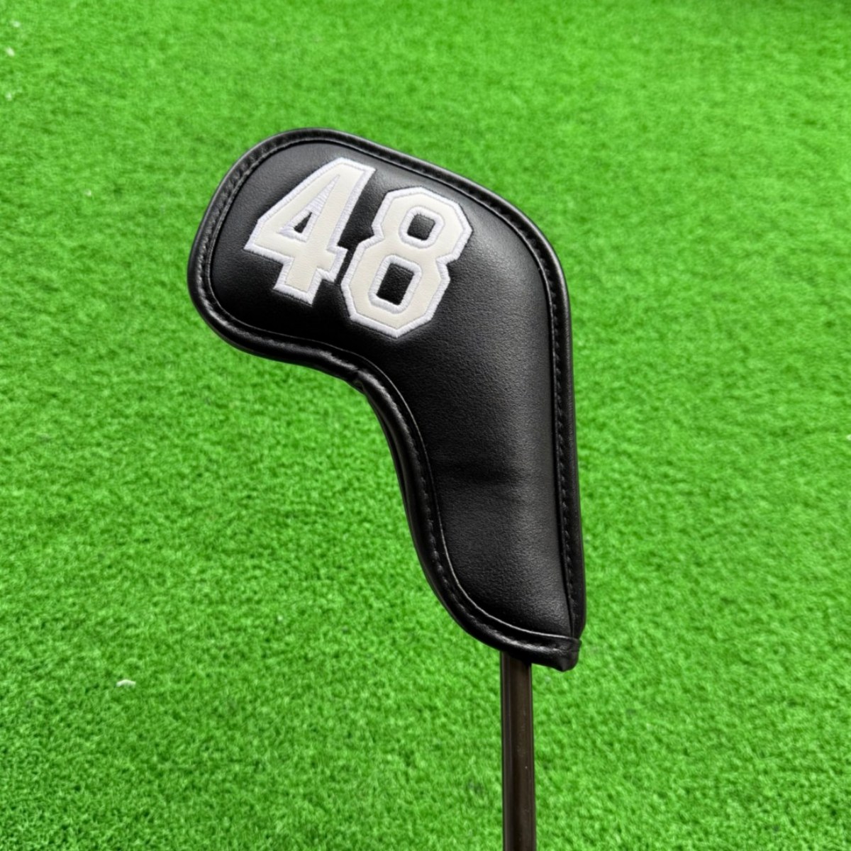 PUレザー製 ゴルフアイアンクラブヘッドカバー 48 50  - Golf Equipment Storage のレビューと価格